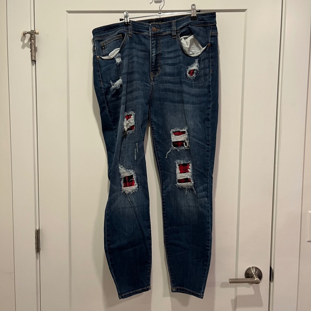 Judy Blue 18W Skinny Fit Distressed Plaid Patch Jeans JB8268DK-PL Medium Wash